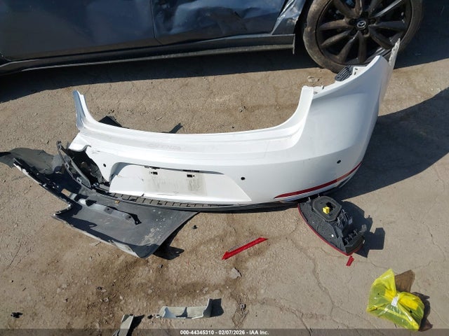KNALC4J14H5081633 KIA Cadenza Technology