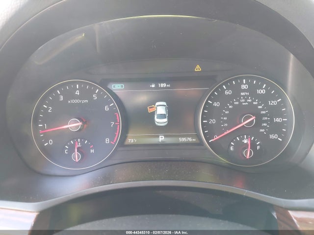 KNALC4J14H5081633 KIA Cadenza Technology