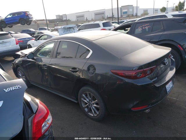 44345311 :رقم المزاد ، JM1BPAALXM1328867 vin ، 2021 Mazda Mazda3 2.5 S مزاد بيع