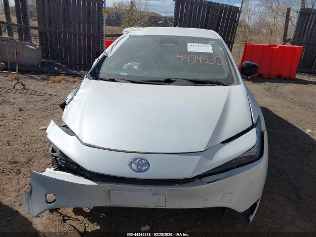 JTDADABU4P3002390 Toyota Prius Le Awd-e