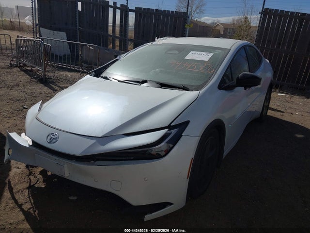 JTDADABU4P3002390 Toyota Prius Le Awd-e