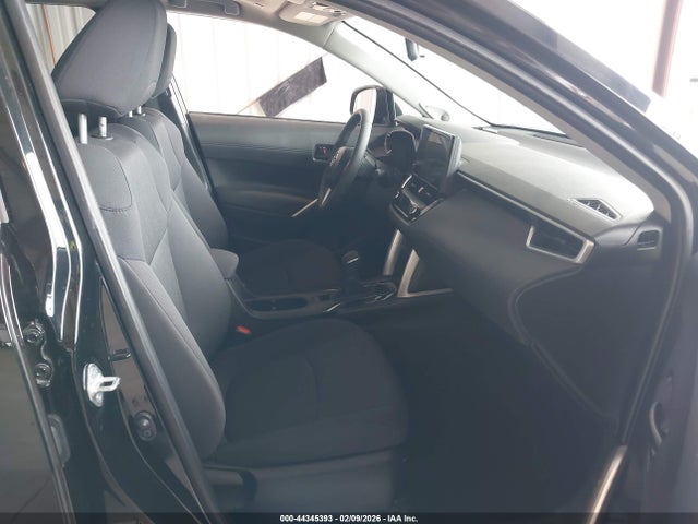 7MUBAABG5RV106255 Toyota Corolla Cross Le