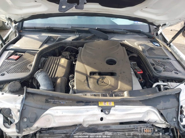 2015 Mercedes-benz C 300 მანქანა იყიდება აუქციონზე, vin: 55SWF4JB5FU044777, აუქციონის ნომერი: 44345449
