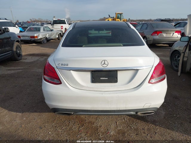 2015 Mercedes-benz C 300 მანქანა იყიდება აუქციონზე, vin: 55SWF4JB5FU044777, აუქციონის ნომერი: 44345449
