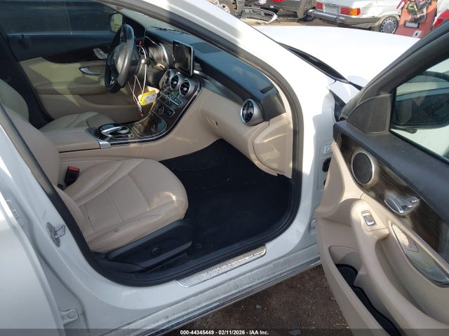 2015 Mercedes-benz C 300 მანქანა იყიდება აუქციონზე, vin: 55SWF4JB5FU044777, აუქციონის ნომერი: 44345449