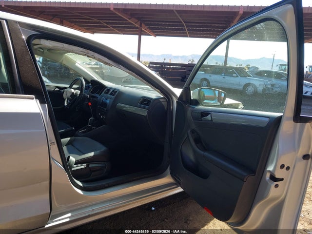 3VWD67AJ4GM228832 Volkswagen Jetta 1.4t Se