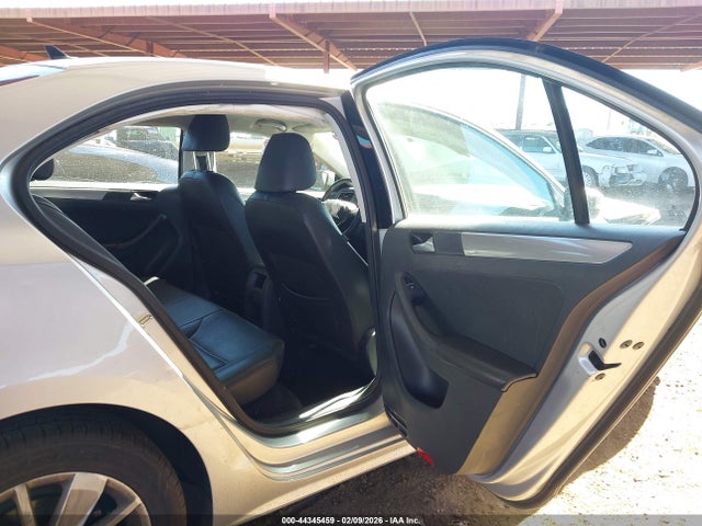 3VWD67AJ4GM228832 Volkswagen Jetta 1.4t Se