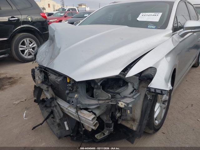 1FA6P0H77G5110313 Ford FUSION SE