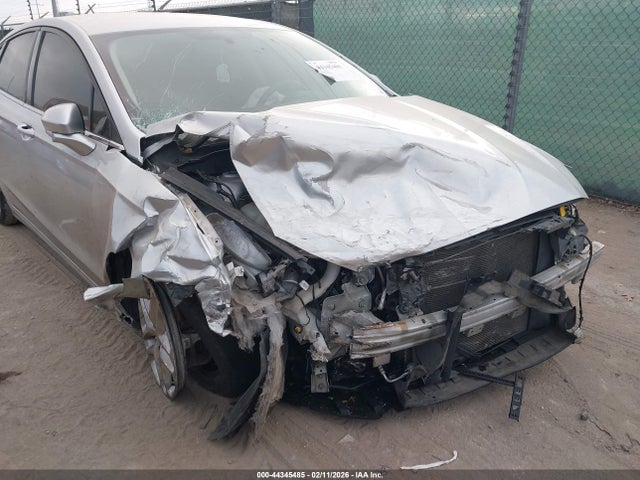 1FA6P0H77G5110313 Ford FUSION SE