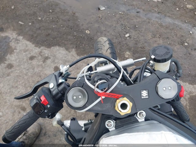 JS1GN7FA1T7100283 Suzuki GSX-R600