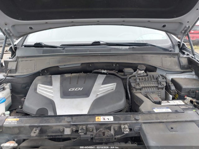 KM8SMDHF3HU231682 Hyundai Santa Fe Se