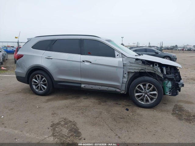KM8SMDHF3HU231682 Hyundai Santa Fe Se
