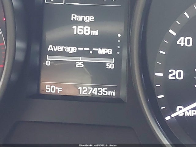 KM8SMDHF3HU231682 Hyundai Santa Fe Se