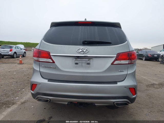 KM8SMDHF3HU231682 Hyundai Santa Fe Se