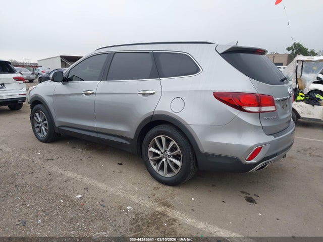 KM8SMDHF3HU231682 Hyundai Santa Fe Se