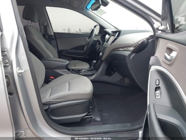 KM8SMDHF3HU231682 Hyundai Santa Fe Se