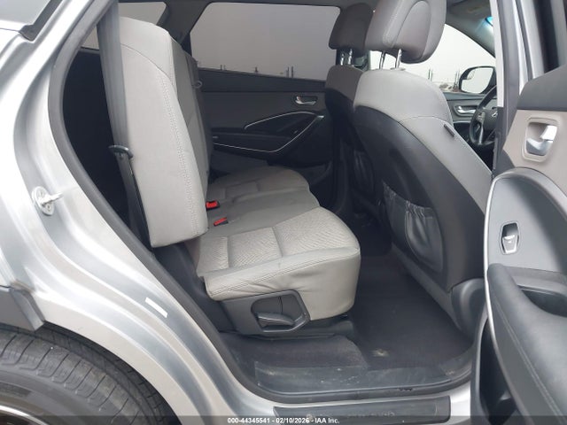 KM8SMDHF3HU231682 Hyundai Santa Fe Se