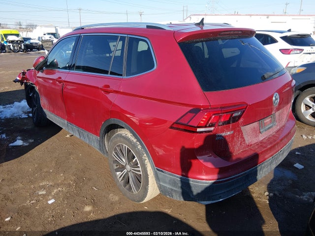 2019 VOLKSWAGEN TIGUAN 3VV2B7AX2KM096089 Photo 2
