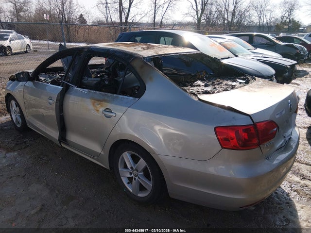 44345617 :رقم المزاد ، 3VWLL7AJ5DM233201 vin ، 2013 Volkswagen Jetta 2.0l Tdi مزاد بيع