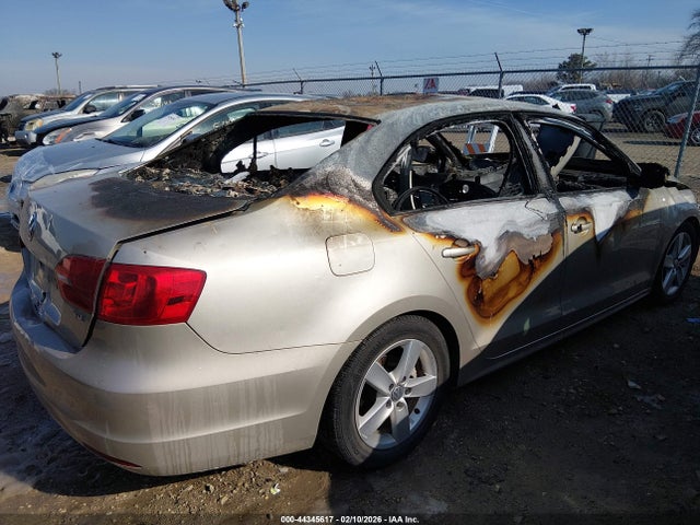 44345617 :رقم المزاد ، 3VWLL7AJ5DM233201 vin ، 2013 Volkswagen Jetta 2.0l Tdi مزاد بيع