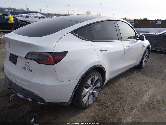 2021 TESLA MODEL Y 5YJYGAEDXMF116605 Photo 3