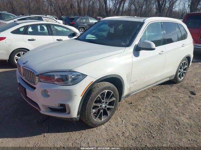 2017 BMW X5 5UXKR0C59H0U50861 Photo 1