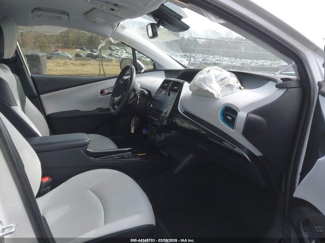 2020 TOYOTA PRIUS JTDL9RFU3L3015290 Photo 4