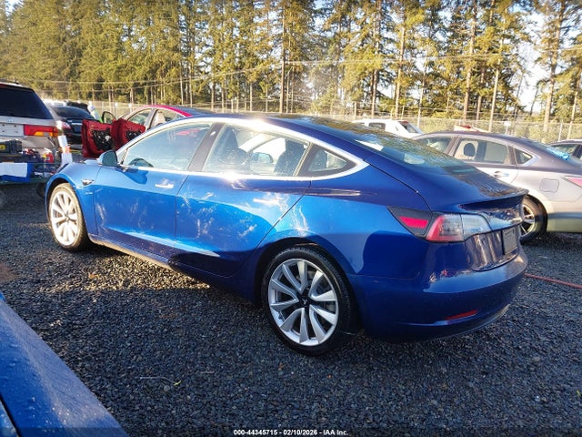 2018 TESLA MODEL 3 5YJ3E1EB1JF092060 Photo 2