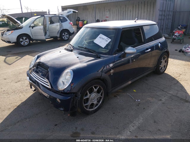 2006 MINI COOPER S WMWRE335X6TJ37047 Photo 1