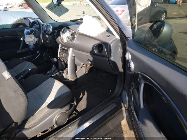 2006 MINI COOPER S WMWRE335X6TJ37047 Photo 4