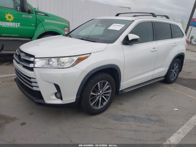 Toyota Highlander Xle 2017 5TDJZRFH2HS398137 Image 2