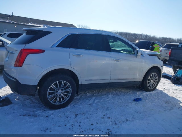 44345925 :رقم المزاد ، 1GYKNBRSXHZ268503 vin ، 2017 Cadillac Xt5 Luxury مزاد بيع
