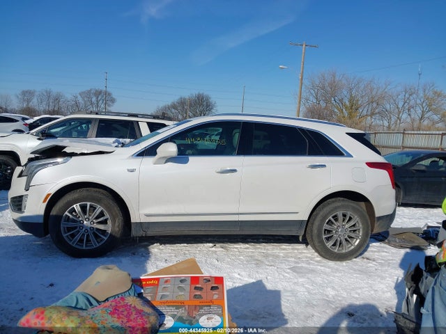 44345925 :رقم المزاد ، 1GYKNBRSXHZ268503 vin ، 2017 Cadillac Xt5 Luxury مزاد بيع