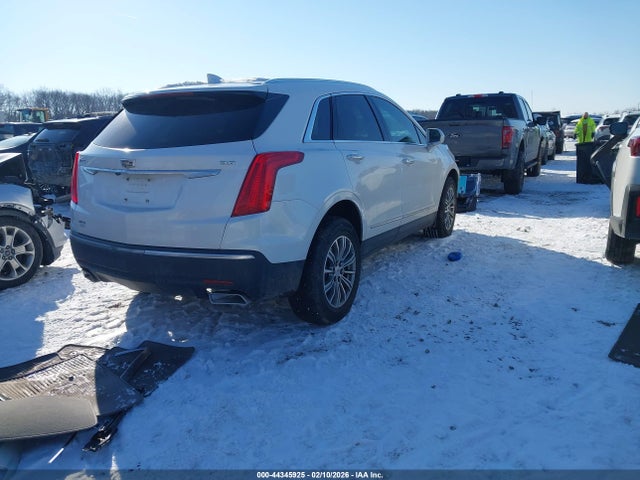 44345925 :رقم المزاد ، 1GYKNBRSXHZ268503 vin ، 2017 Cadillac Xt5 Luxury مزاد بيع