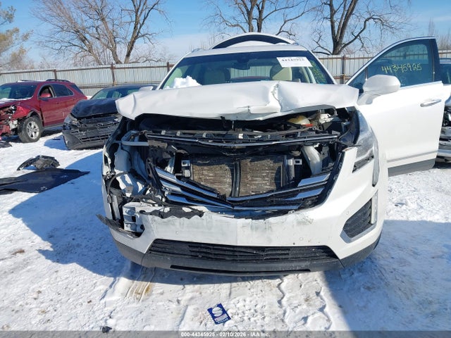44345925 :رقم المزاد ، 1GYKNBRSXHZ268503 vin ، 2017 Cadillac Xt5 Luxury مزاد بيع