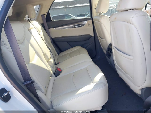 44345925 :رقم المزاد ، 1GYKNBRSXHZ268503 vin ، 2017 Cadillac Xt5 Luxury مزاد بيع