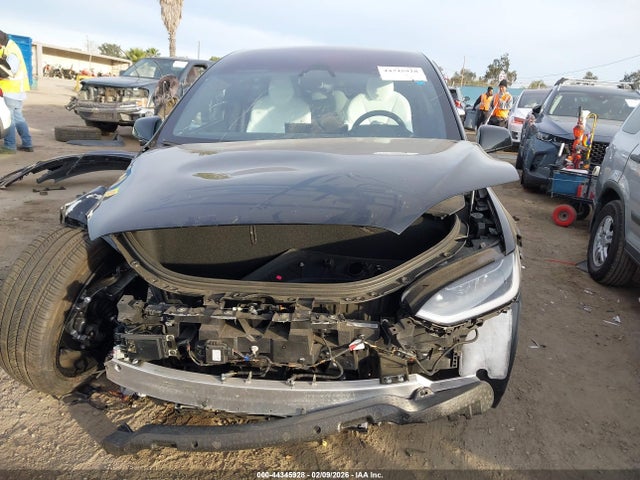 44345928 :رقم المزاد ، 7SAXCAE52PF425296 vin ، 2023 Tesla Model X مزاد بيع