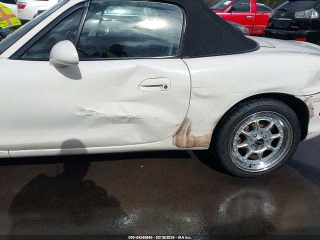 1999 Mazda Mx-5 Miata მანქანა იყიდება აუქციონზე, vin: JM1NB353XX0103571, აუქციონის ნომერი: 44345948