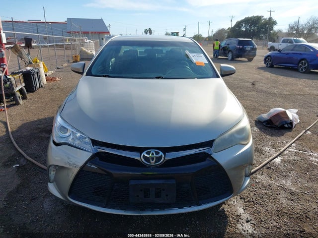 44345988 :رقم المزاد ، 4T1BF1FK9HU339040 vin ، 2017 Toyota Camry Se مزاد بيع