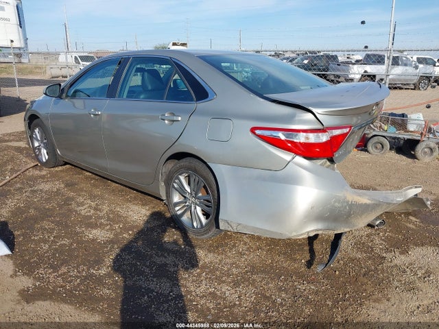 44345988 :رقم المزاد ، 4T1BF1FK9HU339040 vin ، 2017 Toyota Camry Se مزاد بيع
