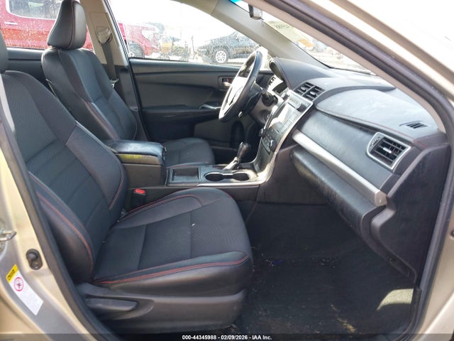 44345988 :رقم المزاد ، 4T1BF1FK9HU339040 vin ، 2017 Toyota Camry Se مزاد بيع