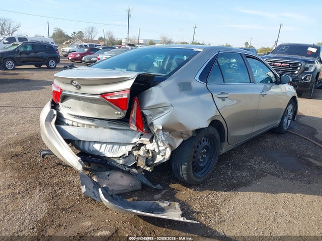 44345988 :رقم المزاد ، 4T1BF1FK9HU339040 vin ، 2017 Toyota Camry Se مزاد بيع