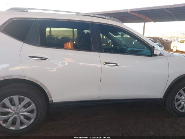 Nissan ROGUE S 2016 KNMAT2MT2GP728383 Image 13