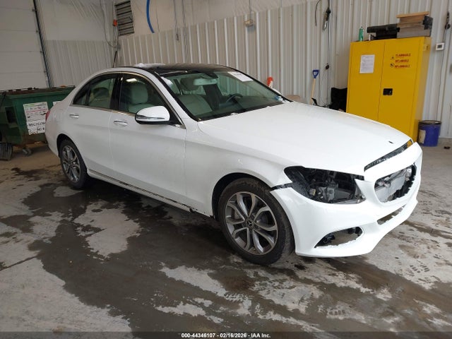 2017 Mercedes-benz C 300 4matic მანქანა იყიდება აუქციონზე, vin: 55SWF4KB1HU227739, აუქციონის ნომერი: 44346107