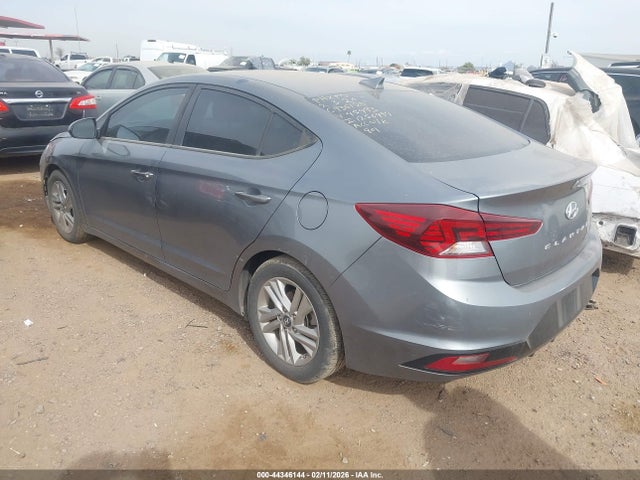 KMHD84LF1KU745493 Hyundai ELANTRA SEL