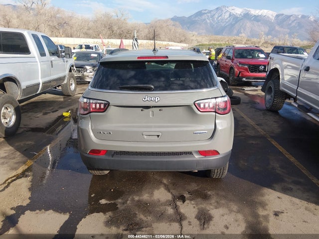 3C4NJDBN0RT607583 Jeep Compass Latitude 4x4