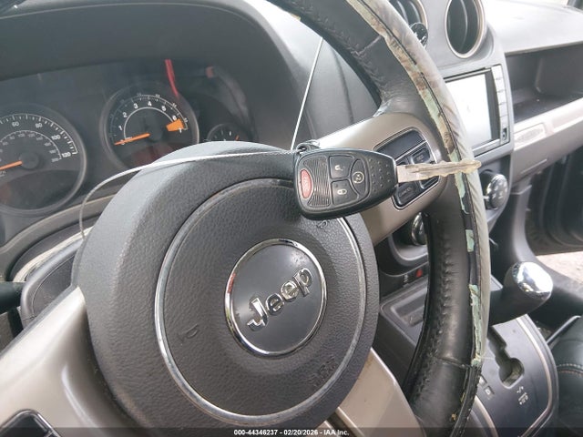 Jeep Compass 75th Anniversary 2016 1C4NJDBB4GD804457 Image 11