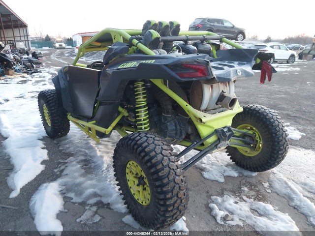 2021 CAN-AM MAVERICK X3 3JBVWAV22MK000555 Photo 2