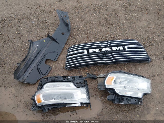 44346247 :رقم المزاد ، 3C63R3JL5KG525364 vin ، 2019 Ram 3500 Laramie  4x4 8' Box مزاد بيع