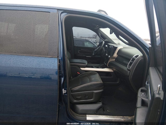 44346247 :رقم المزاد ، 3C63R3JL5KG525364 vin ، 2019 Ram 3500 Laramie  4x4 8' Box مزاد بيع